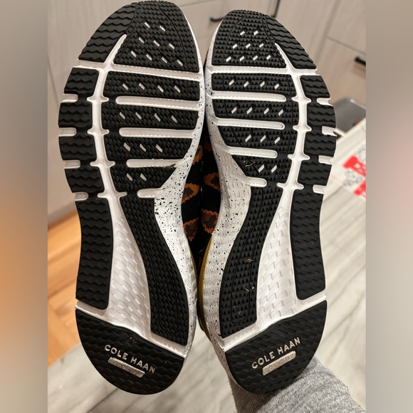 Zerogrand Grand 360 Overtake Lite animal print leopard running shoes - Picture 7 of 7